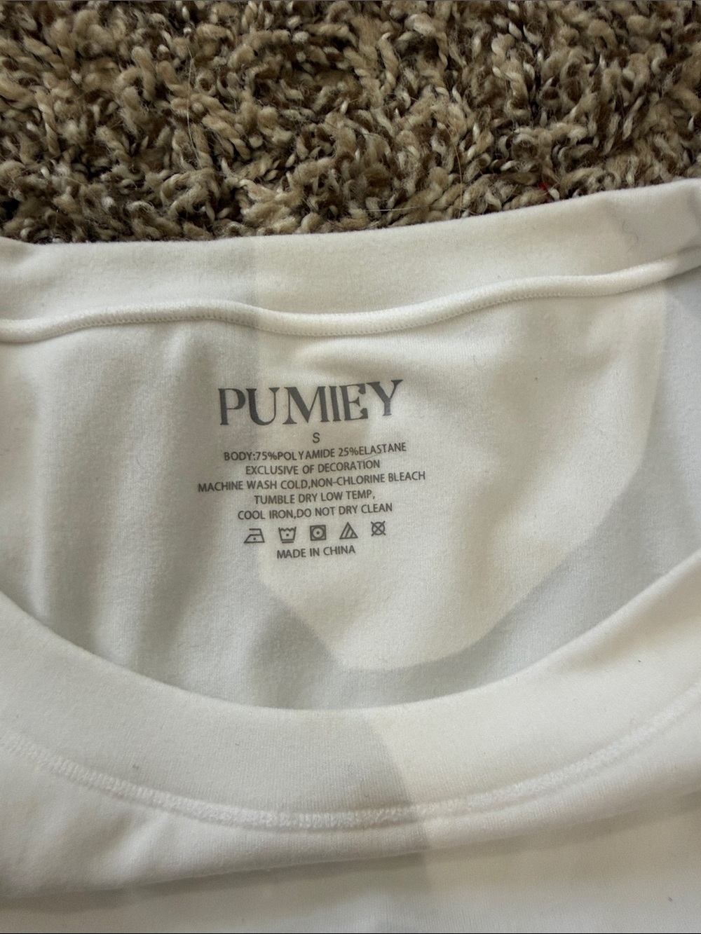 Pumiey white long sleeve - Picture 2 of 2